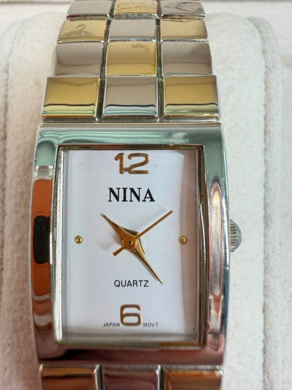 Vintage NINA Quartz Women’s Watch – Silver Tone – Japan Movement - Picture 2 of 14